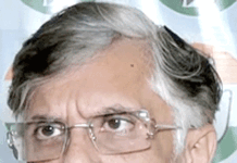 نیٹ یو جی تنازعہ: پون کھیڑا نے این ٹی اے کے دعوے پر اٹھائے سوال کہا، ’سوال باہر آئے تو امتحان شفاف کیسے؟‘