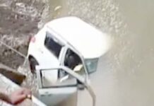 مدھیہ پردیش کے راج گڑھ میں پیش آیا دردناک حادثہ، تیز رفتار کار تالاب میں گری، 5 افراد جاں بحق