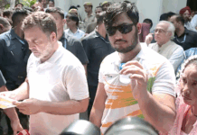 راہل گاندھی کے دھرنے کے بعد جھکی دہلی پولیس پیلٹ گن معاملے میں ایف آئی آر درج