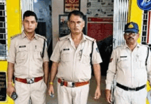 مدھیہ پردیش پولیس کی فوری کارروائی سے 4 نابالغ لڑکیوں کو 24 گھنٹے میں بحفاظت تلاش کرلیا گیا مرینا کے جورا تھانہ پولیس نے سورت ریلوے اسٹیشن سے جی آر پی کے تعاون سے لڑکیوں کو بحفاظت تلاش کیا
